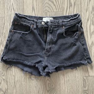 ABERCROMBIE HIGH WAIST MOM SHORTS
